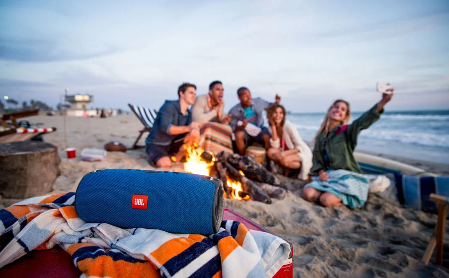 Portable bluetooth speaker